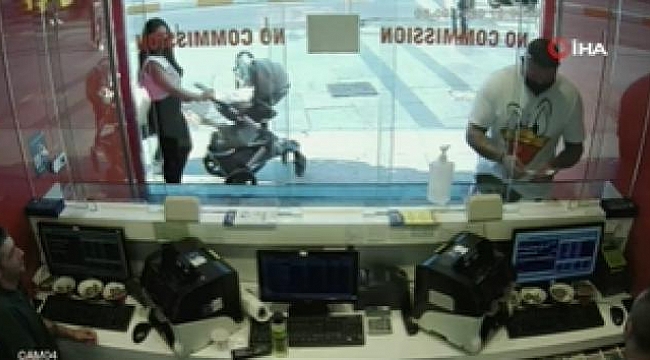 Taksim'de şaşkına çeviren telefon hırsızlığı kamerada.