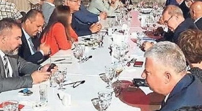 Testleri pozitif çıkan Öztrak, 'Bende virüs olabilir' dedi ama maske takmadı....