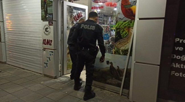 Başkent’te ruhsatsız tüfek satmayan esnafa ailesinin yanında kurşun yağdırdılar