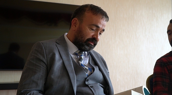 DERVİŞOĞLU’NDAN AĞRI'DA OTİSTİK ÇOCUKLAR İÇİN MİNİ KONSER.