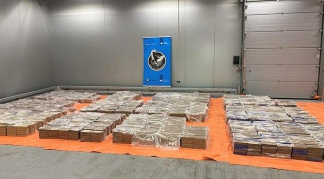 Hollanda&#039;nın Rotterdam Limanı&#039;nda 4 ton kokain ele geçirildi