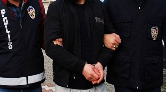 İzmir'de FETÖ'nün hücre evlerine baskın: 31 gözaltı.