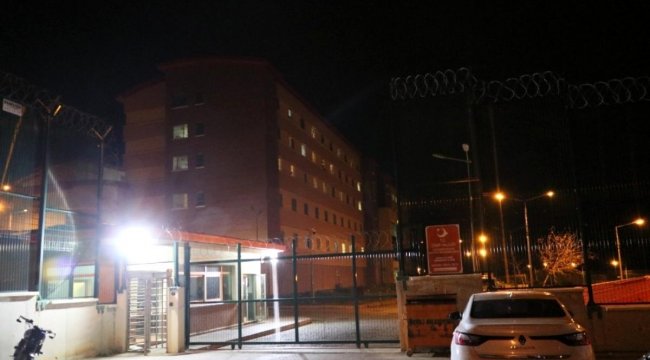 İzmir Valiliğinden göçmen geri gönderme merkezindeki yangınla ilgili açıklama