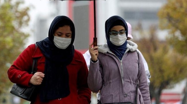 İran'da son 24 saatte 374 kişi Kovid-19'dan hayatını kaybetti
