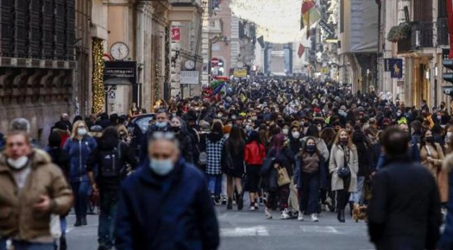 İtalya'da son 24 saatte 10 bin 680 Kovid-19 vakası kaydedildi