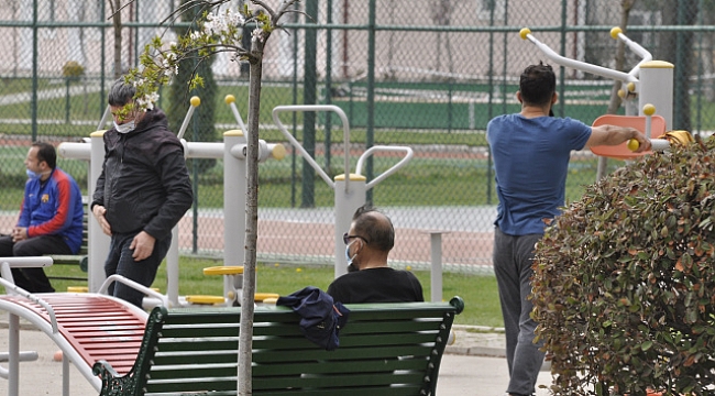 Kısıtlama yokmuş gibi parklara akın ettiler