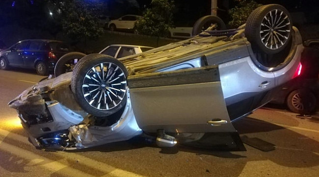 Lüks cip park halindeki araca çarpıp takla attı