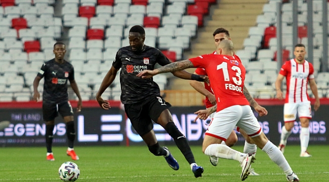 Süper Lig: FT Antalyaspor: 2 - DG Sivasspor: 4 (Maç sonucu)