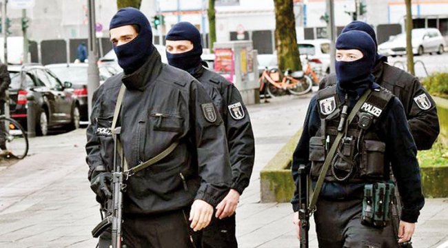 Almanya’da ırkçı mektup yollayan zanlı yakalandı