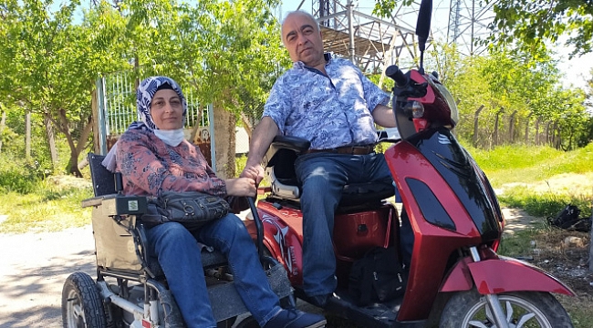 Yürüme engelli çift, zorlukların üstesinden gelerek 'sevgi engel tanımaz' diyor