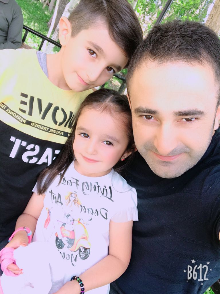 BU KİTAP OKUL KAPISINA ÇIKAR
