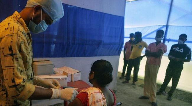 Hindistan’da Kovid-19 salgınında son 24 saatte 3 bin 207 kişi öldü