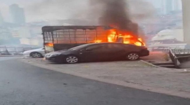 Kağıthane&#039;de akılalmaz olay! Isınalım derken 3 aracı yaktılar