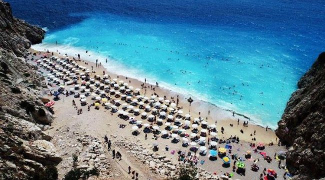 Antalya&#039;ya 3 milyon turist geldi