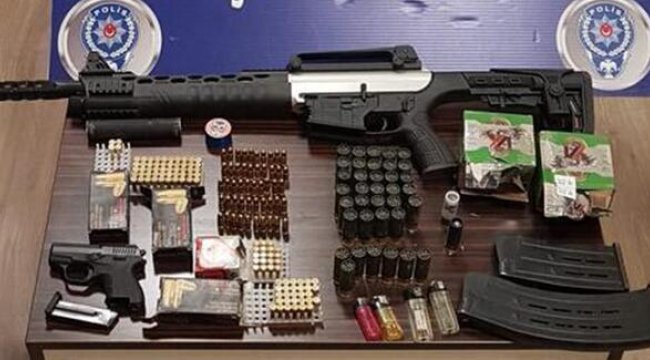 Bahçedeki çuvaldan cephanelik çıktı