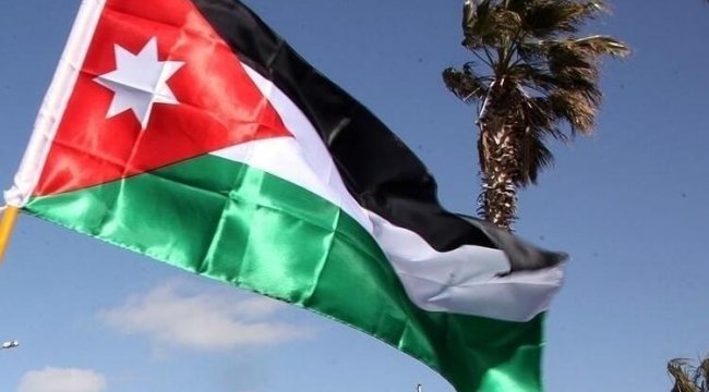 Lübnan&#039;da eğitim uçağı düştü: 3 ölü