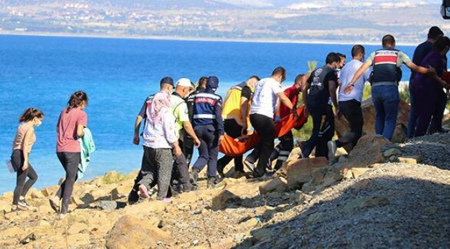 Salda Gölü'ne serinlemek için giren çocuk boğuldu