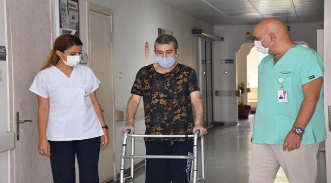 Koranavirüsü yendi, aşı olmayanlarla görüşmeme kararı aldı