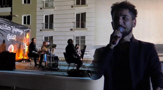 Koronavirüse yakalanan müzisyen, televizyon programını evinin balkonundan yaptı