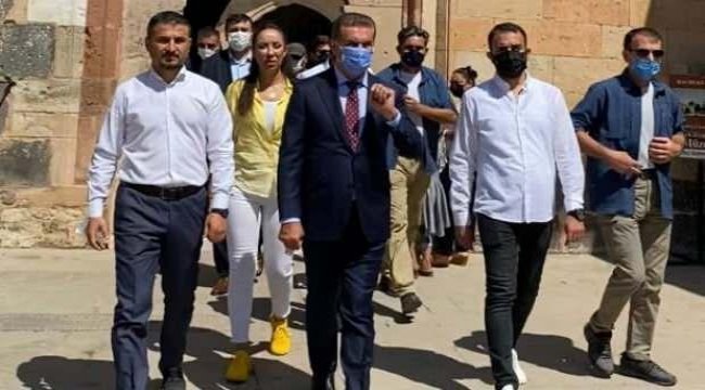 Mustafa Sarıgül Hacı Bektaş&#039;ta ziyaretlerde bulundu