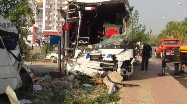 Son dakika: Mersin&#039;de yolcu otobüsü devrildi! 33 yaralı