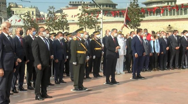 Taksim'de 30 Ağustos Zafer Bayramı töreni