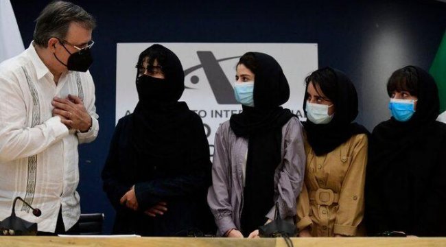 Afgan Hayalperestler: Meksika’ya kaçan kadın robot takımı