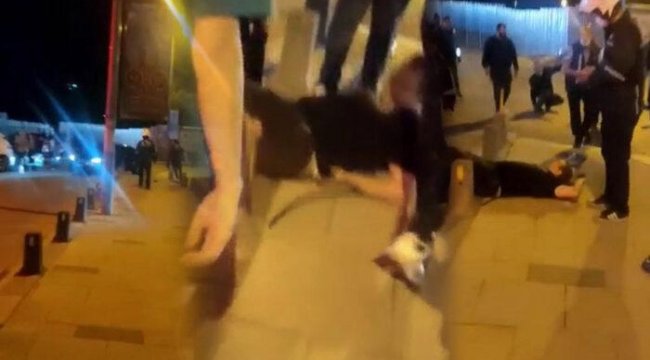 İstanbul'da korku dolu anlar! Lüks otomobilini yayaların üzerine sürdü