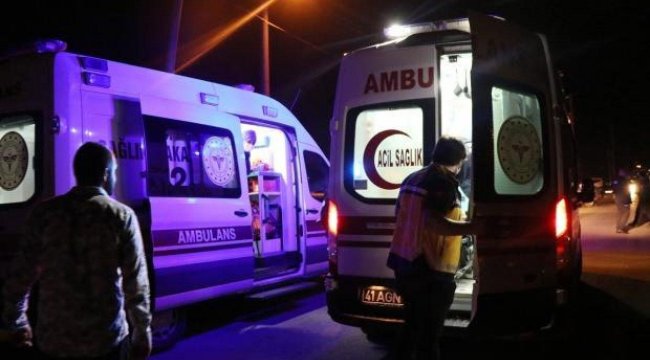 Kocaeli'de otomobil park halindeki tankere çarptı: 3 yaralı