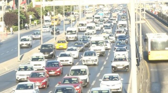 Yüz yüze eğitimin ilk günü! İstanbul&#039;da trafik durumu