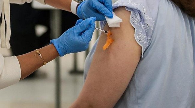 ABD&#039;de dikkat çeken karar! Koronavirüs aşısı yaptırmazlarsa maaşları ödenmeyecek