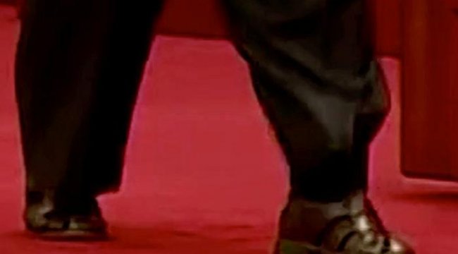 Dünya yine onu konuşuyor! Kuzey Kore liderinden sandaletli görüntü