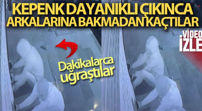 Lüks saatçiyi gözünü kestiren 4 hırsız, dükkanın kepengini açmak için uzun süre uğraştı