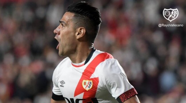 Radamel Falcao Barcelona'yı yıktı