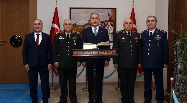 Milli Savunma Bakanı Akar, Kayseri Valiliğini ziyaret etti