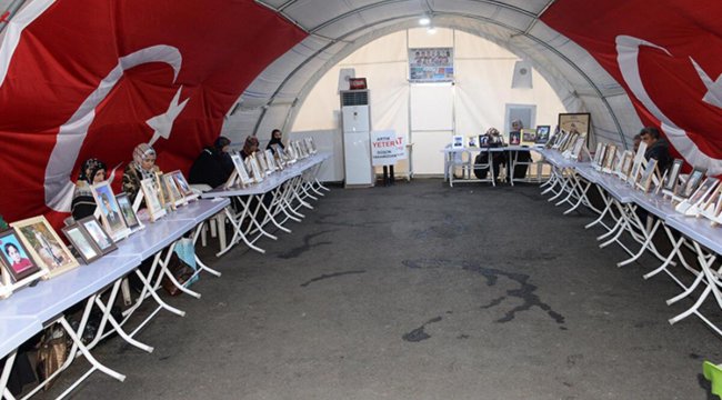 Evlat nöbetindeki anneden kızına: Seni almadan gitmeyeceğim