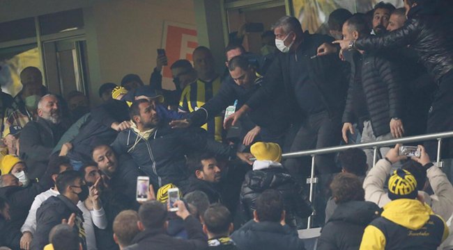 Fenerbahçe - Beşiktaş derbisindeki yönetim protestosunda 'mısırlı' öfke
