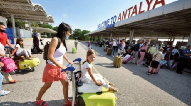9 milyon turist Antalya’yı seçti