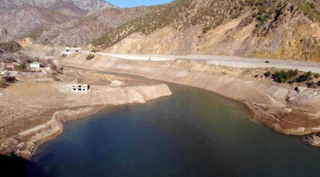 Aralarında 67 km mesafe var: İki barajın su seviyeleri şaşırtıyor