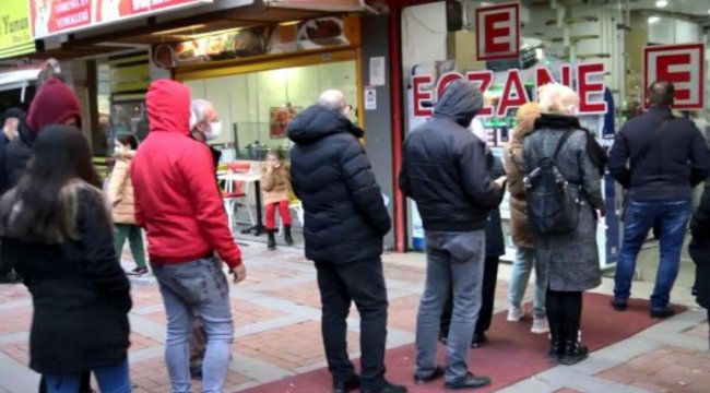 Avcılar'da nöbetçi eczane kuyruğu