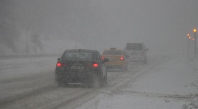 Bolu Dağı'nda kar yağışı ve sis! Görüş uzaklığı 20 metreye kadar düştü