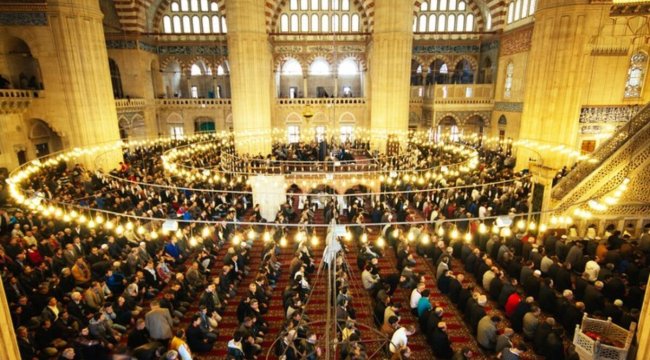 Bugün Kandil mi? Regaip Kandili ne zaman, yarın mı? 2022 Regaib Kandili tarihi Diyanet
