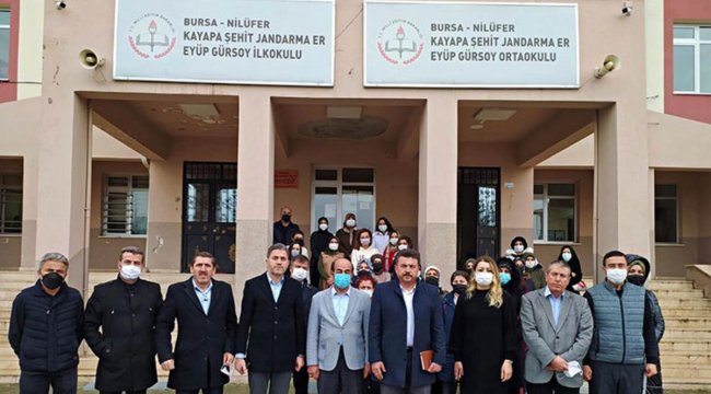 Tek kelimeyle dehşet! Okulu basıp öğretmeni darp ettiler