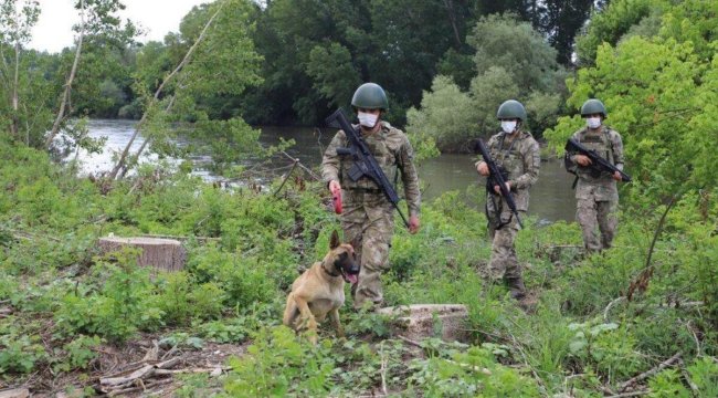 Yunanistan'a geçmeye çalışan 1'i PKK'lı, 3 kişi yakalandı