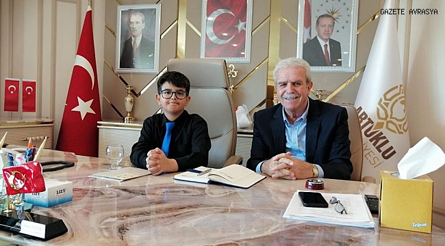 BELEDİYE BAŞKANI KOLTUĞUNU DÜN DEVRALAN MEHMET ALİ BUGÜN ANITKABİR'İ GEZDİ