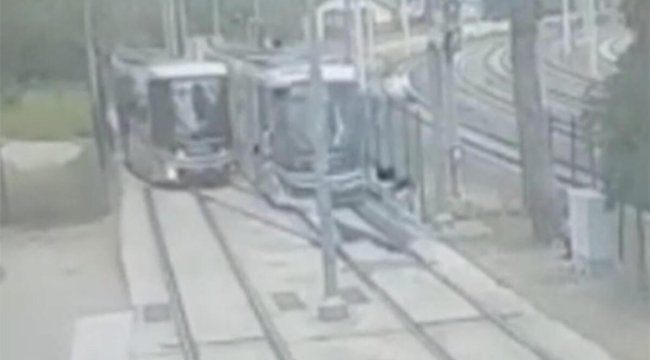 İzmit'te tramvaylar çarpıştı