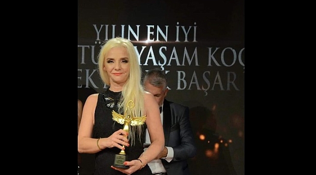 BAŞARILI, ŞIK, ÖDÜLE ALIŞIK