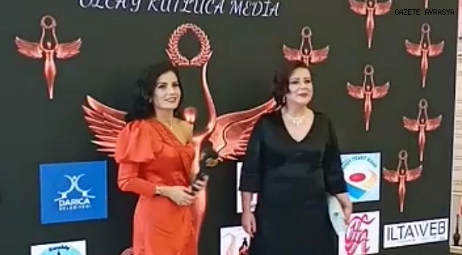 YILIN CİNSEL SAĞLIK UZMANI ESRA IŞIKTEKİNER ALTIN MELEK'TEN ÖDÜL ALDI