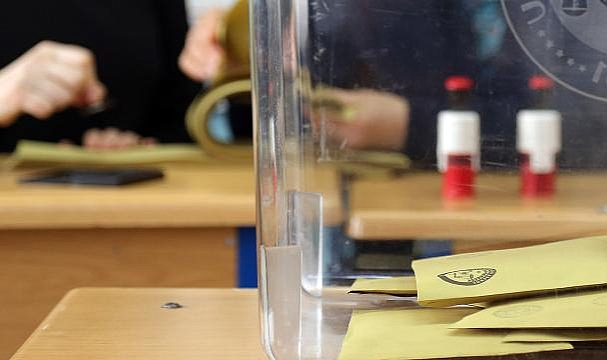 Cumhurbaşkanı adaylarının imza toplama süreci bugün sona eriyor