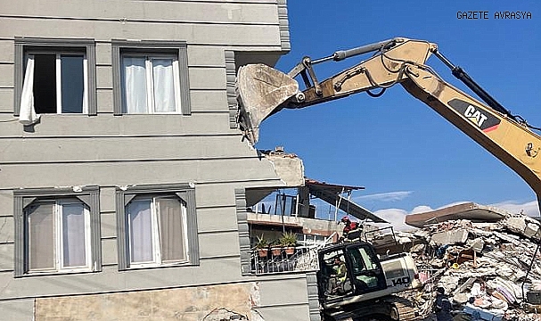 DEPREM FELAKETİ HALK ŞAİRİNE AĞIT YAKTIRDI